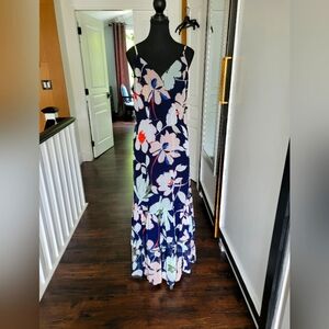 BR Strappy Maxi Flores Dress